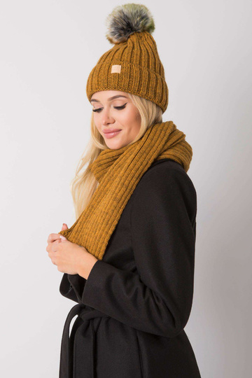 Tumši dzeltens ziemas...