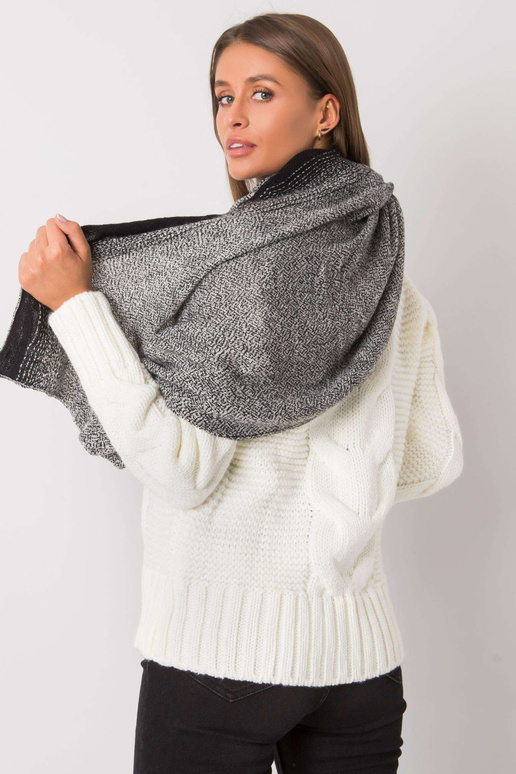 Melnbalts trikotāžas šalle