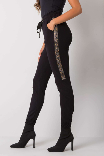 Melnas treniņbikses ar...