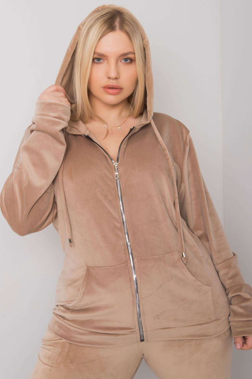 Bēša velūra liela izmēra komplekts...