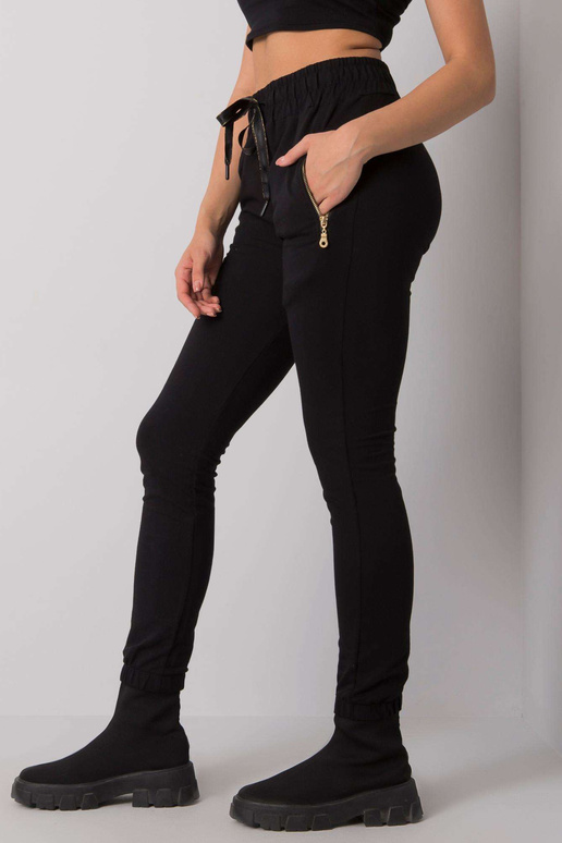 Melnas treniņbikses ar Shadia kabatām