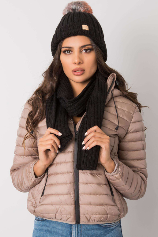 Melns ziemas komplekts ar cepuri un...