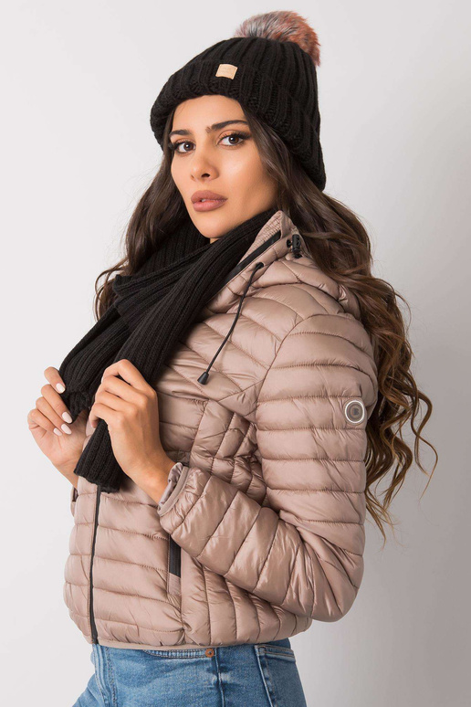 Melns ziemas komplekts ar cepuri un...