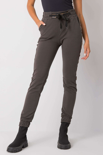 Tumšas haki krāsas... 2