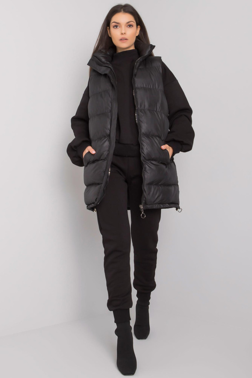 Melns komplekts ar Winchester vesti