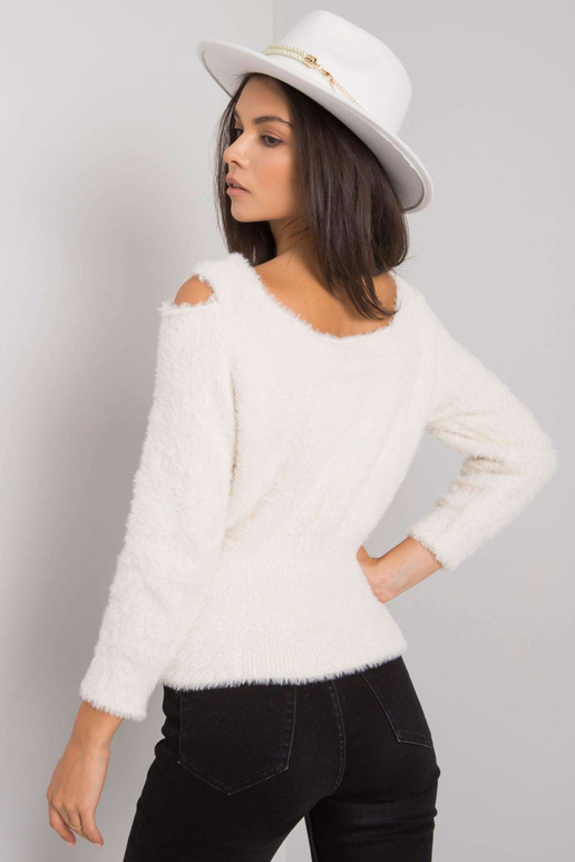 Ecru džemperis ar izgriezumiem...