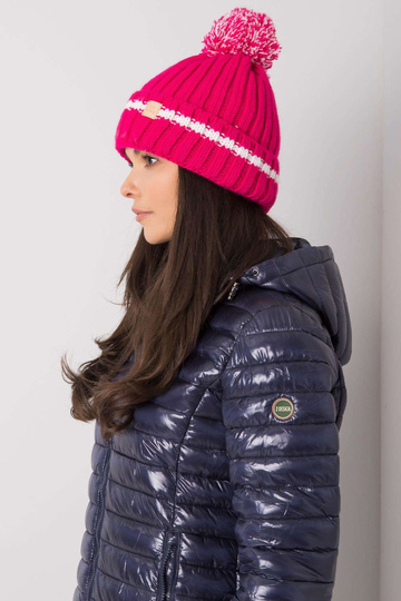 Rozā cepure ar pomponu