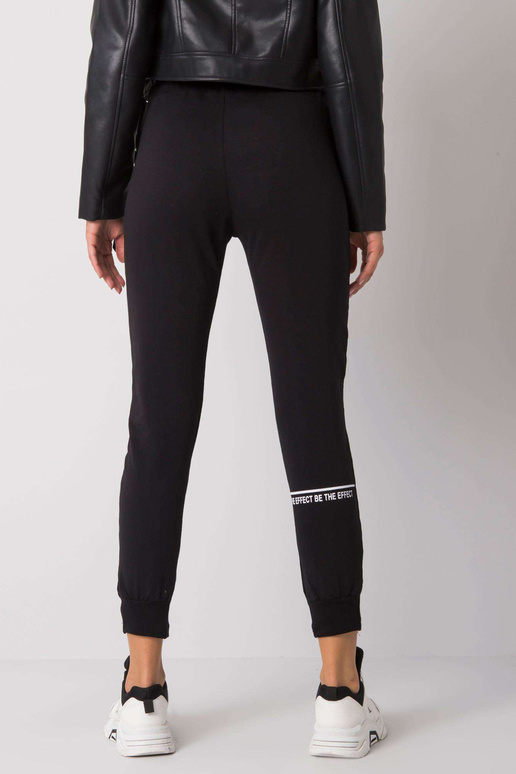 Melnas Winsley kokvilnas sporta bikses