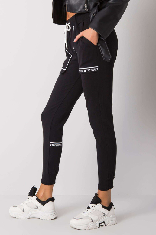 Melnas Winsley kokvilnas sporta bikses