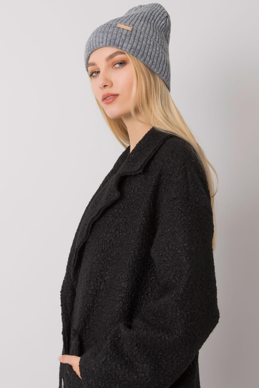 Tumši pelēka sieviešu adīta cepure...