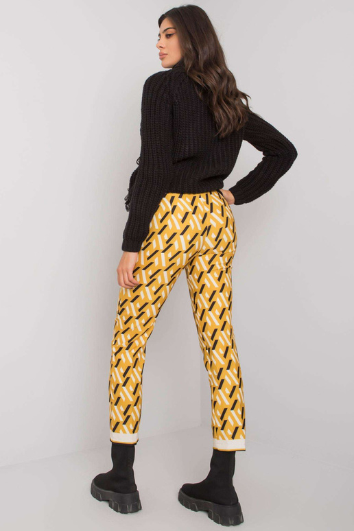 Melnas un dzeltenas Dorčesteras...