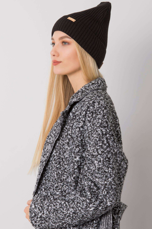 Sieviešu melna trikotāžas cepure RUE...