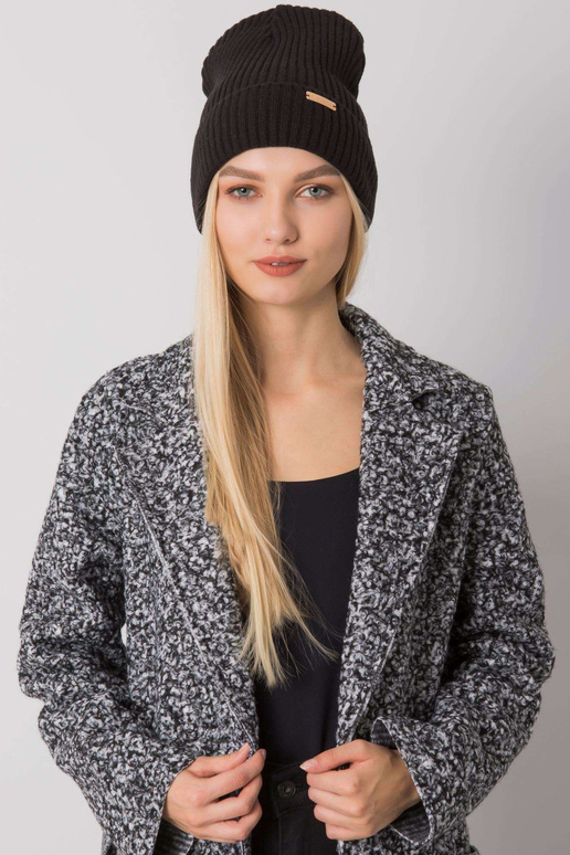 Sieviešu melna trikotāžas cepure RUE...