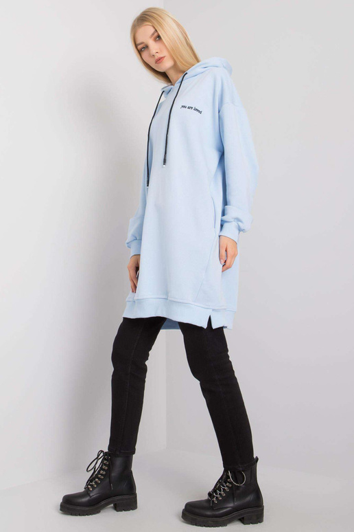 Gaiši zils sporta krekls ar kabatām...