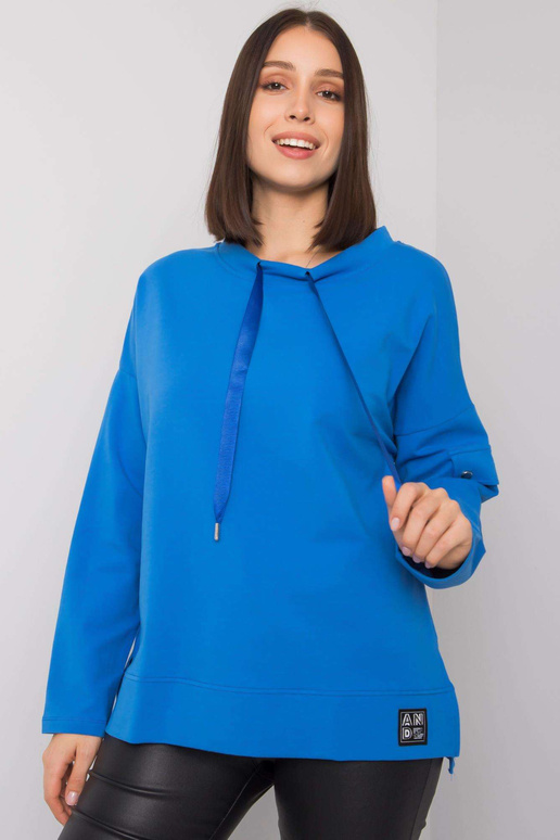 Zila plus izmēra blūze ar kabatu... Zila plus izmēra blūze ar kabatu...