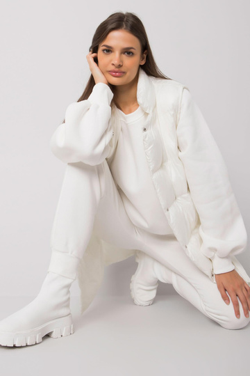 Ecru trīsdaļīgs komplekts...