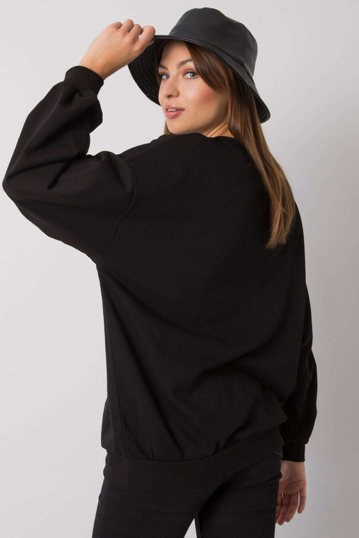 Melns sporta krekls ar Basile apdruku