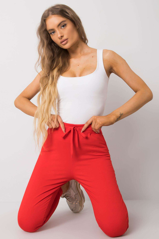 Sarkanas sporta bikses sievietēm Shaila