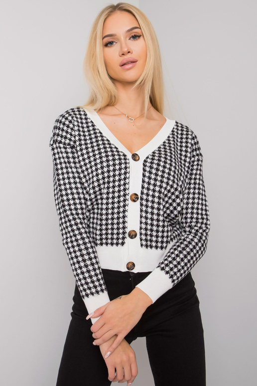 Balts un melns pogāms džemperis...