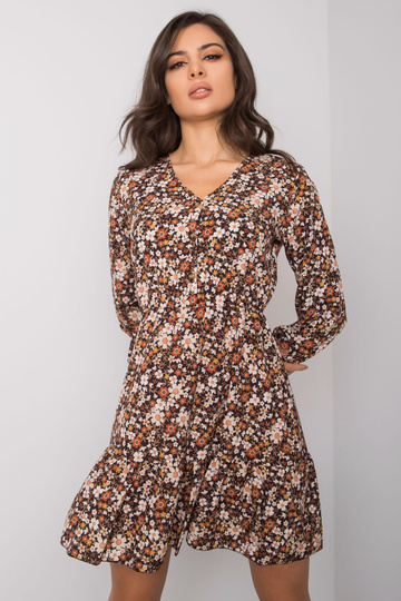 Melna kleita ar volāniem... 2