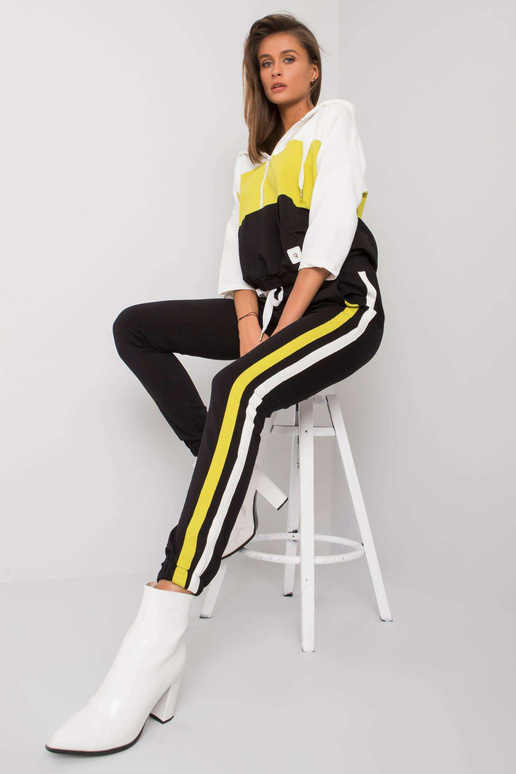 Ekrūzaļš komplekts ar biksēm Adhila