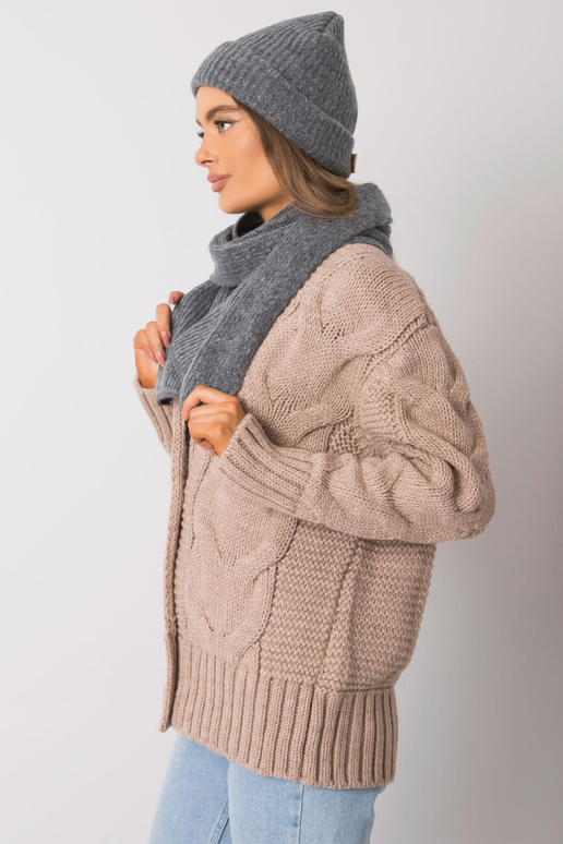 Tumši pelēka ziemas komplekta cepure...