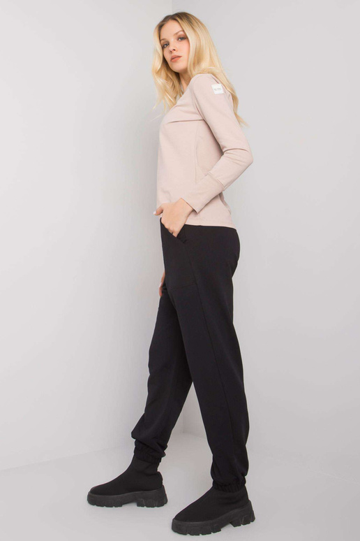 Melns un bēšs sieviešu ikdienas... Melns un bēšs sieviešu ikdienas...