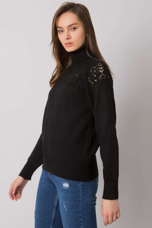 Melns trikotāžas džemperis ar apkakli...