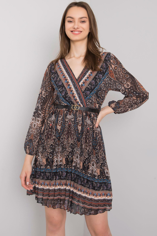 Melna Carmona kroku kleita