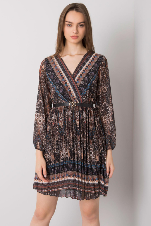 Melna Carmona kroku kleita