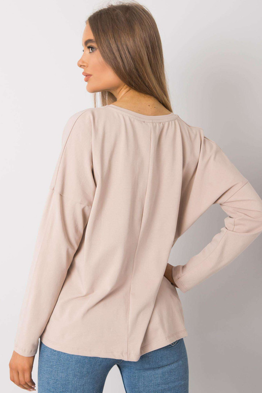 Spilgti bēša blūze ar garām... Spilgti bēša blūze ar garām...