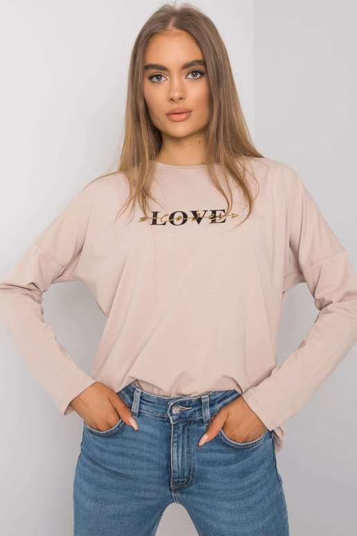 Spilgti bēša blūze ar garām... Spilgti bēša blūze ar garām...