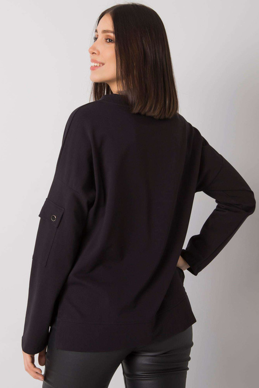 Melna plus izmēra blūze ar kabatu... Melna plus izmēra blūze ar kabatu...