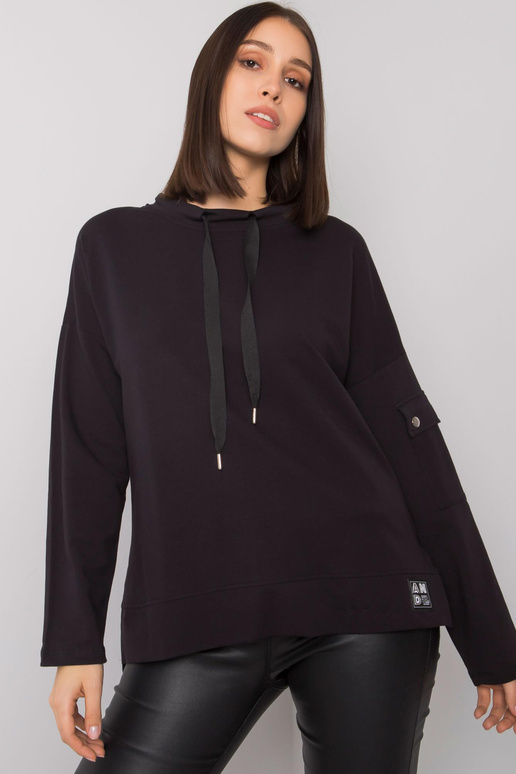 Melna plus izmēra blūze ar kabatu... Melna plus izmēra blūze ar kabatu...