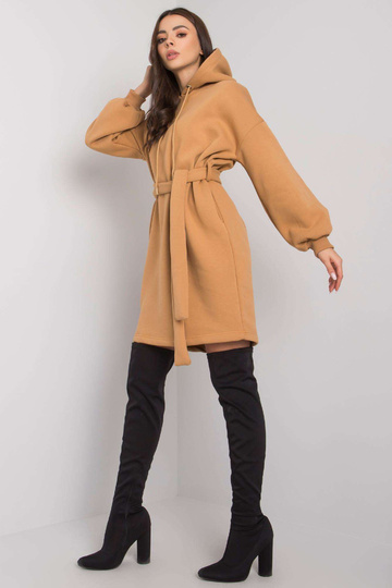 Kamieļu treniņtērpa kleita... 2