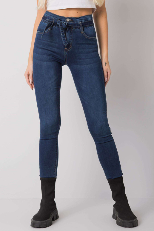 Tumši zili pieskaņoti Lexington...