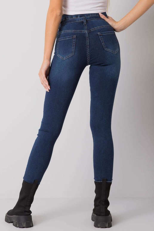 Tumši zili pieskaņoti Lexington...