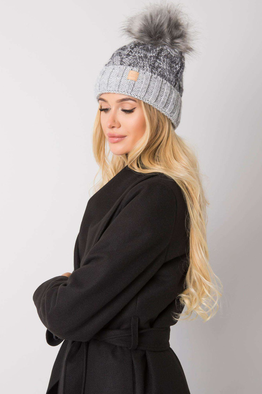 Pelēka ziemas cepure ar pušķi Ally...