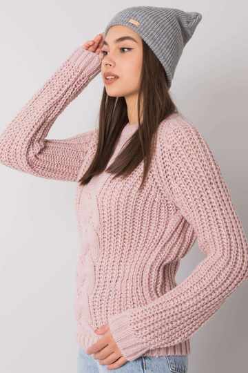 Pelēka trikotāžas beanie...