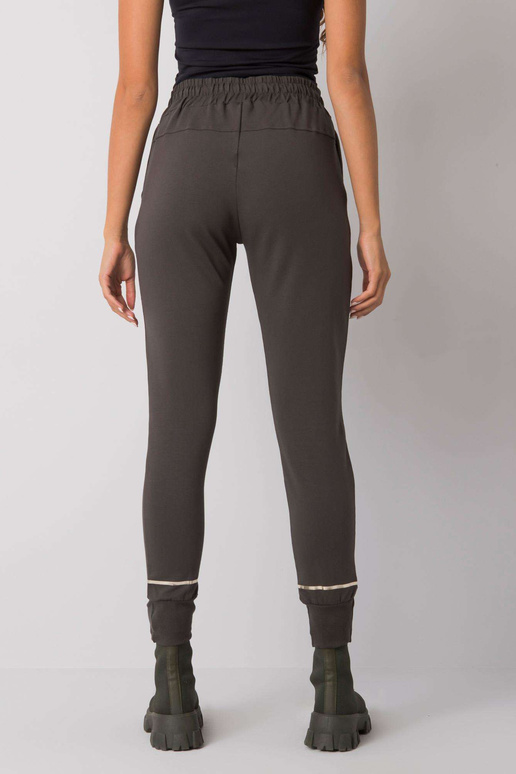 Tumšas haki krāsas treniņtērpa bikses...