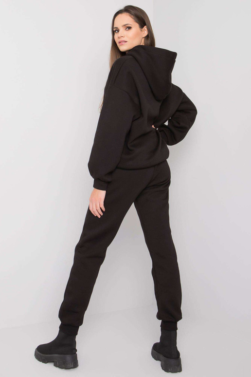 Melns sieviešu sporta tērpu komplekts...