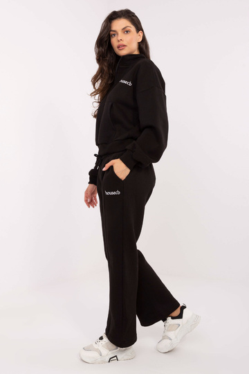 Melns divdaļīgs komplekts...