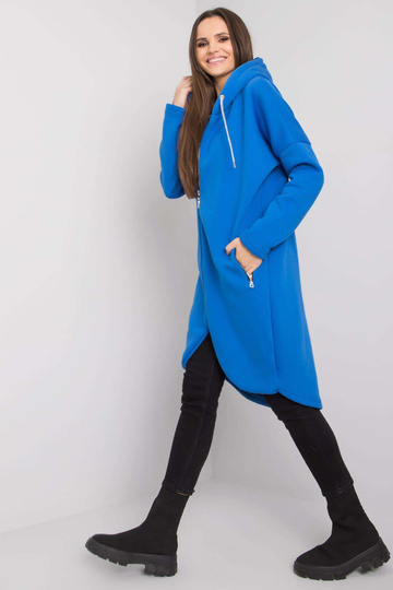 Tumši zils garais džemperis...