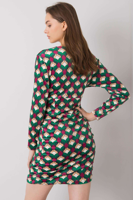 Zaļa velūra kleita ar Montilla rakstiem