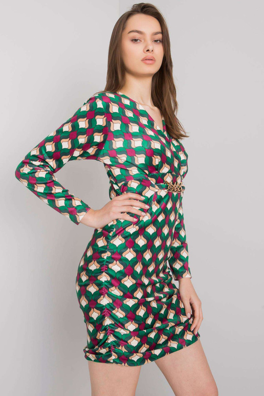 Zaļa velūra kleita ar Montilla rakstiem