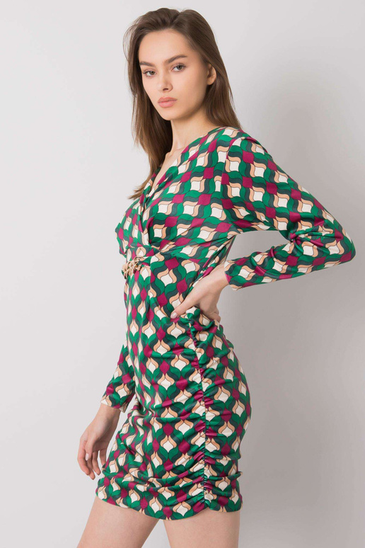 Zaļa velūra kleita ar Montilla rakstiem