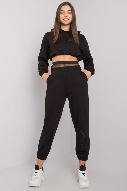 Melns komplekts ar biksēm Moline