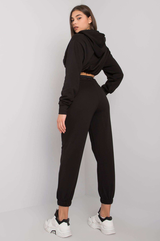 Melns komplekts ar biksēm Moline