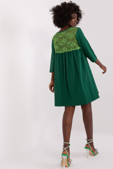 Tumši zaļa sieviešu kleita... 2