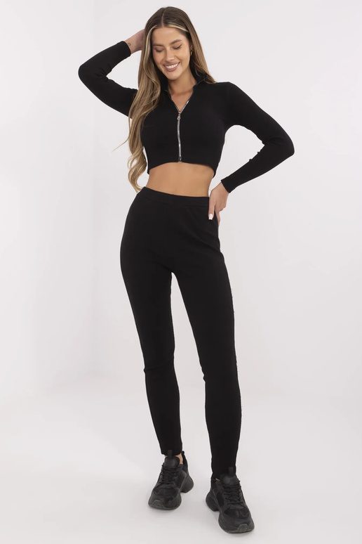 Melns divdaļīgs rievotais komplekts...